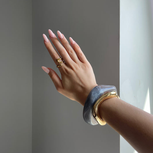 Gioviva™ Moonstone Cuff